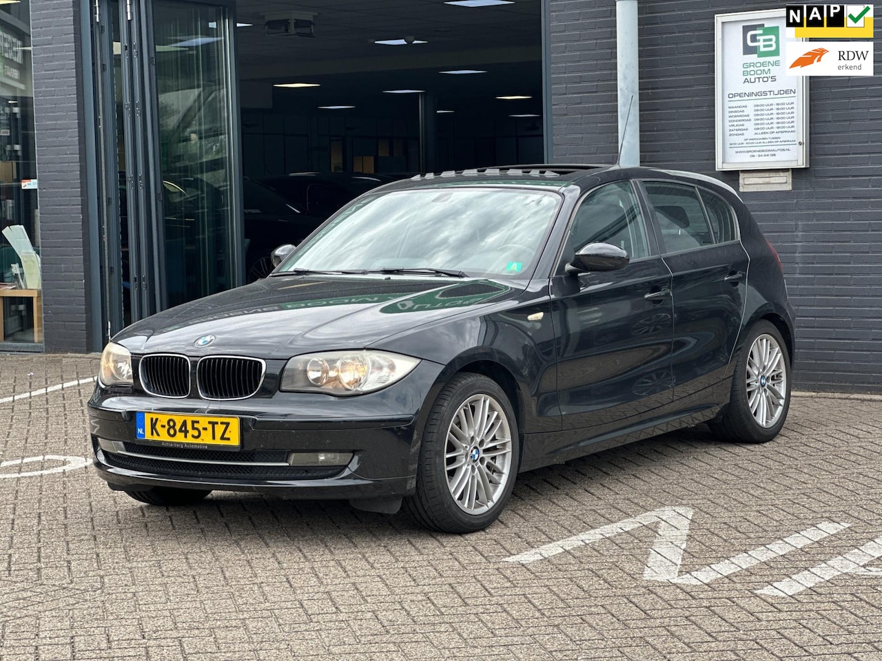 BMW 1-serie - 118i/SCHUIFDAK/AIRCO/NAVI/PDC/STOELVERWARMING!! - AutoWereld.nl