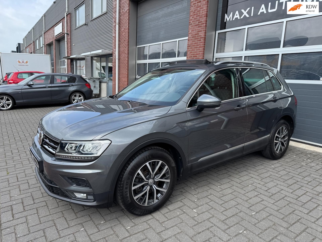Volkswagen Tiguan - 1.5 TSI Highline LED ACC Pano Lane Carplay - AutoWereld.nl