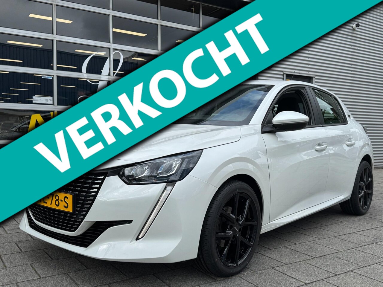 Peugeot 208 - 1.2 PureTech BAD ASS Edition - Apple CarPlay/Navigatie I Airco I Sport velgen I LED I PDC - AutoWereld.nl