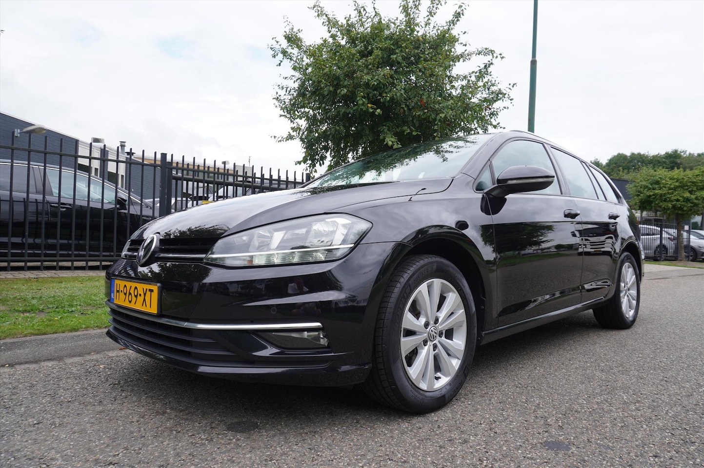 Volkswagen Golf Variant - 1.0 TSI 115pk Comfortline Business Apple Carplay Navigatie - AutoWereld.nl