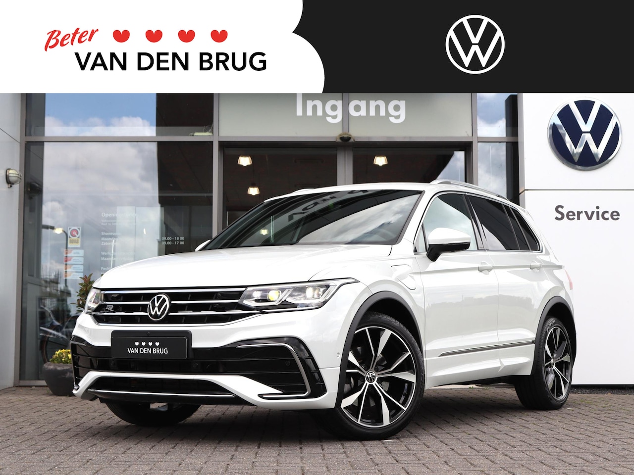 Volkswagen Tiguan - 1.4 TSI 245 pk eHybrid R-Line Business+ | Zwenkbare Trekhaak | ORYX WHITE | LED | Navigati - AutoWereld.nl