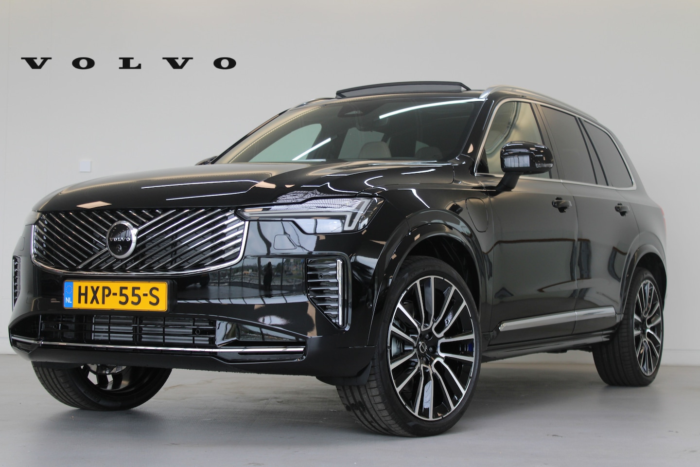 Volvo XC90 - T8 450PK Ultra Bright | Full Option!! | 360° | Luchtvering | Trekhaak | Massage | Gelam. g - AutoWereld.nl