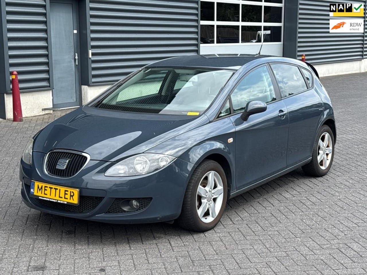 SEAT Leon - 1.6 Businessline High Benzine 1.595cc 75kW (102pk) FWD - AutoWereld.nl