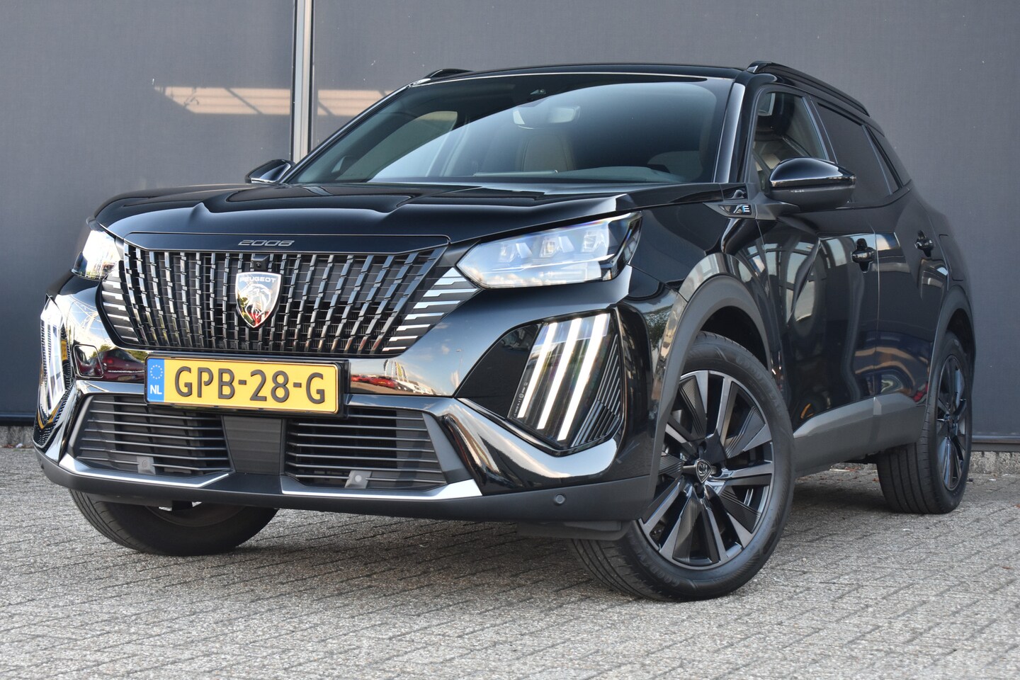 Peugeot e-2008 - EV GT 54 kWh 3-Fase! | Navigatie | Sfeerverlichting | Achteruitrijcamera | Apple Carplay | - AutoWereld.nl