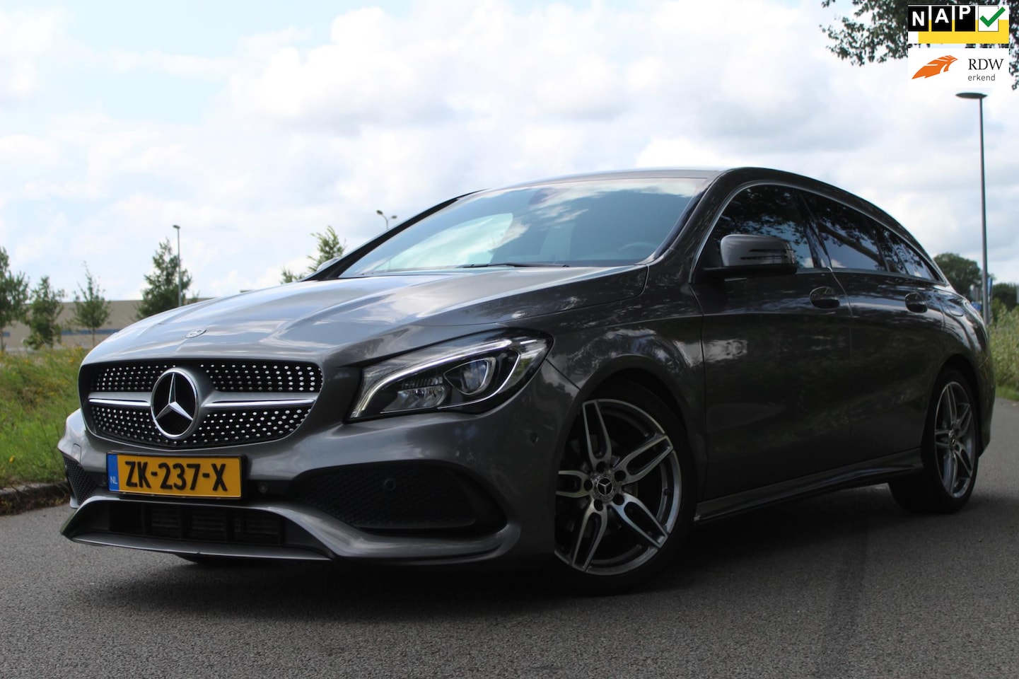 Mercedes-Benz CLA-klasse Shooting Brake - 180 AMG Line 122 pk | AMG PAKKET | NAVIGATIE | ACHTERUITRIJCAMERA | SPORTSTOELEN - AutoWereld.nl