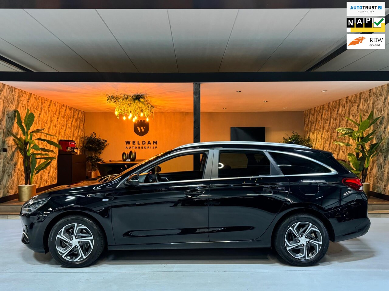 Hyundai i30 - 1.5 T-GDi MHEV Garantie Camera CarPlay StuurVW StoelVW Lane Cruise Clima Navi DAB Led Face - AutoWereld.nl