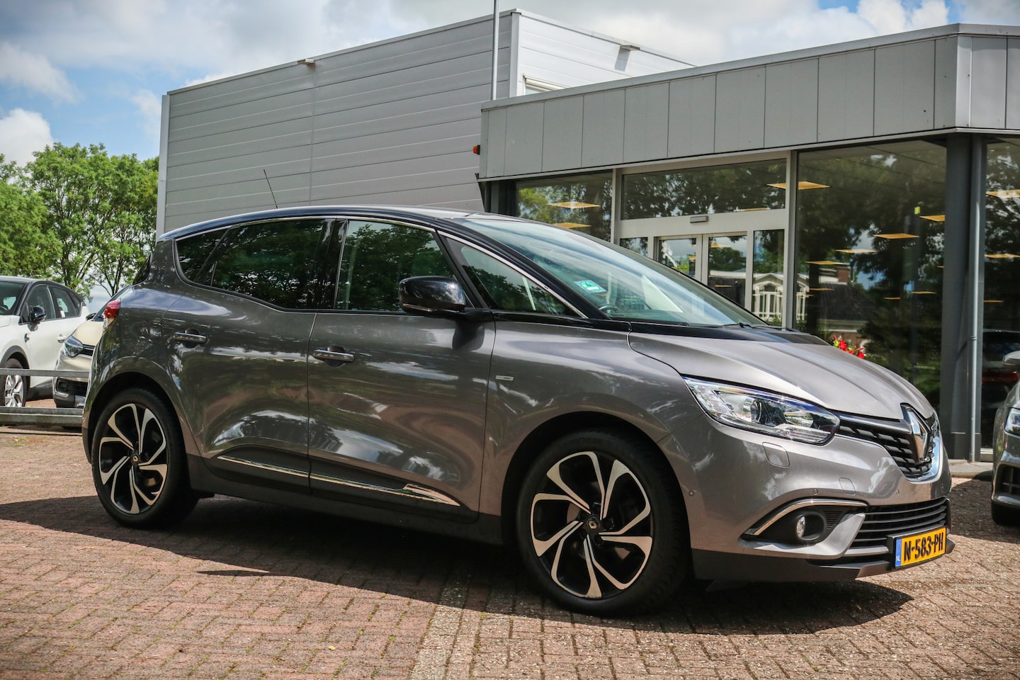 Renault Scénic - TCe 140 Bose | Stoelverwarming | Trekhaak | Achteruitrijcamera - AutoWereld.nl