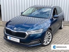 Skoda Octavia Combi - 1.4 TSI iV PHEV Style 204pk Dodehoekdetectie | Head up display | Park assist | Camera acht