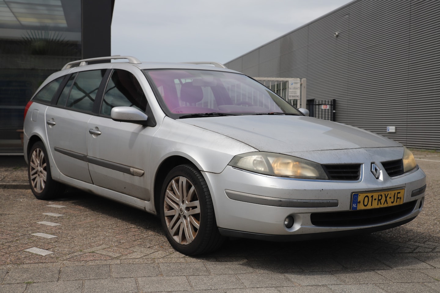 Renault Laguna Grand Tour - 2.0-16V Privilège for export. - AutoWereld.nl