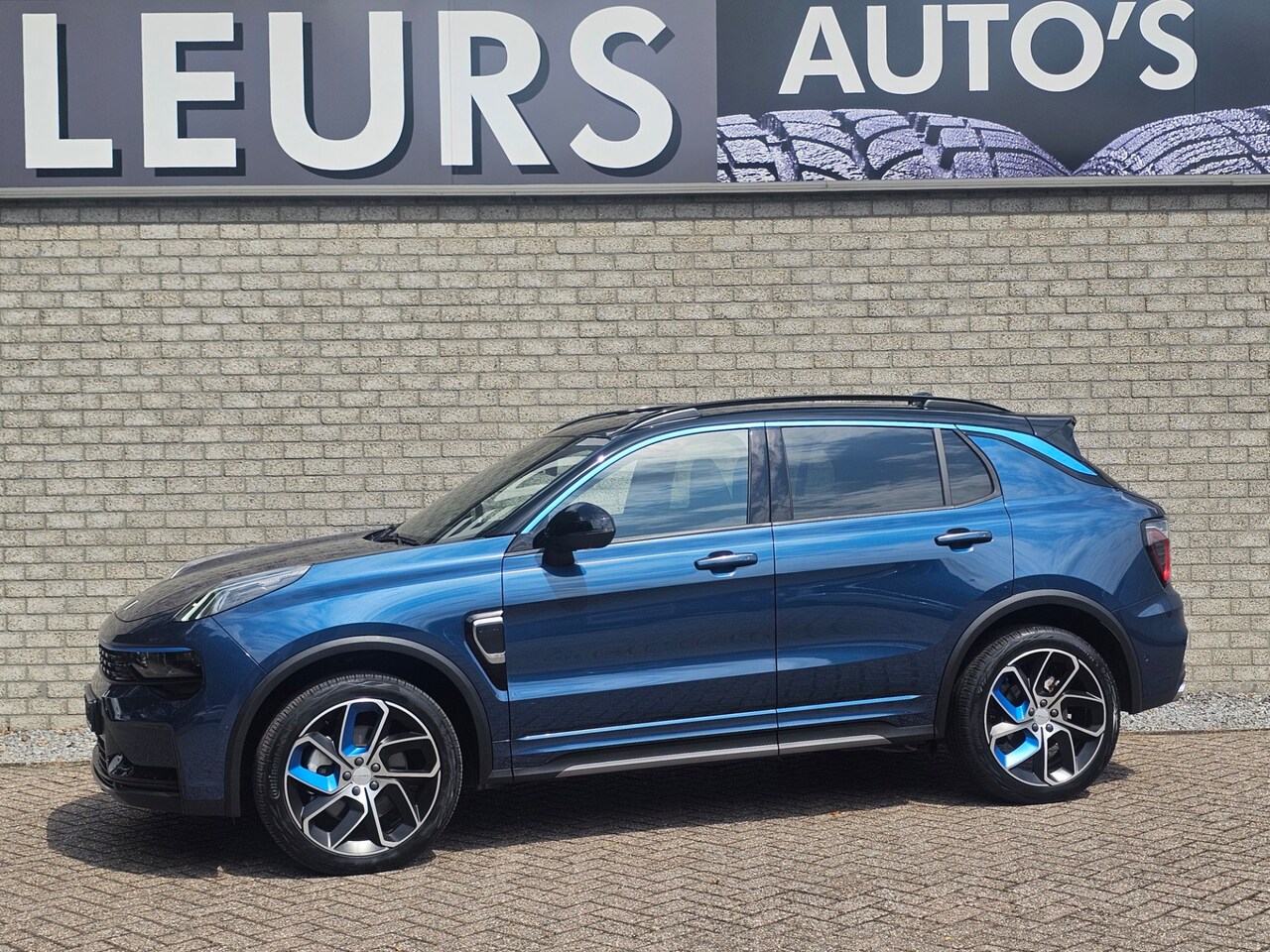 Lynk & Co 01 - 1.5 Zwarte Hemel/Camera - AutoWereld.nl