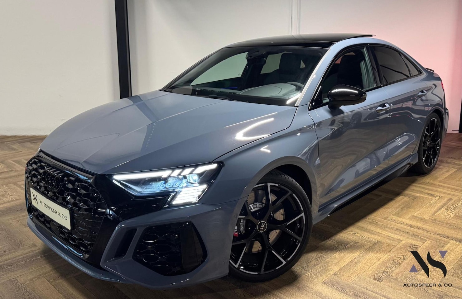 Audi RS3 - Limousine 2.5 TFSI RS3 quattro PANO KEYLESS - AutoWereld.nl
