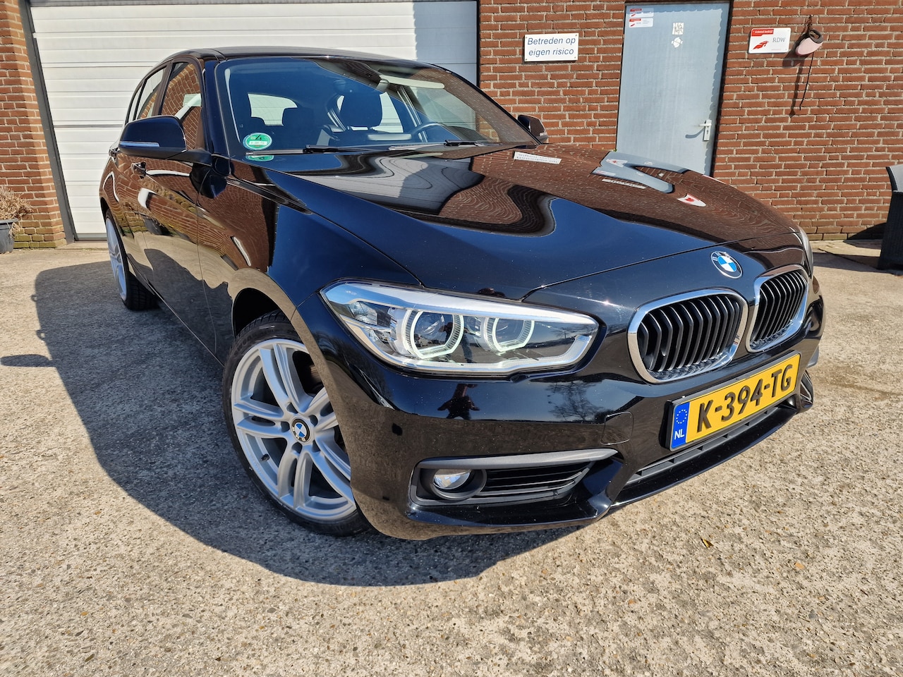 BMW 1-serie - 120i High Executive In top staat verkerende BMW 1 serie 2.0 twin power turbo. M Pakket,   95 000km bouwjaar 20 - AutoWereld.nl