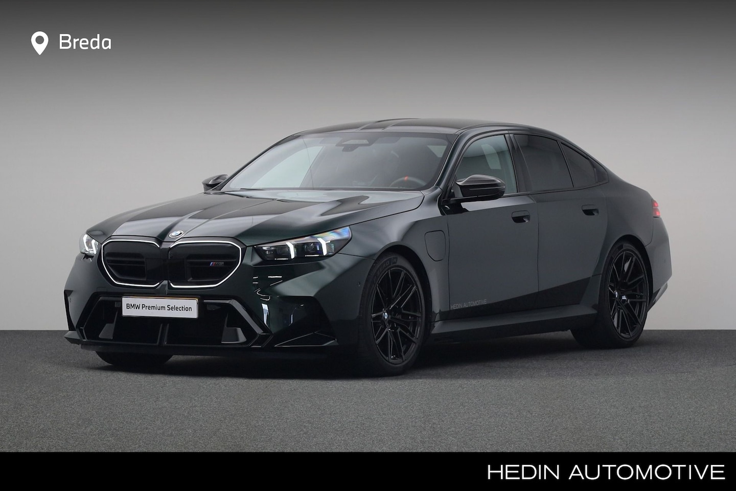 BMW M5 - 5-serie | Akrapovic uitlaten | Black Emerald Individual | M Drivers Package | comfortpakke - AutoWereld.nl