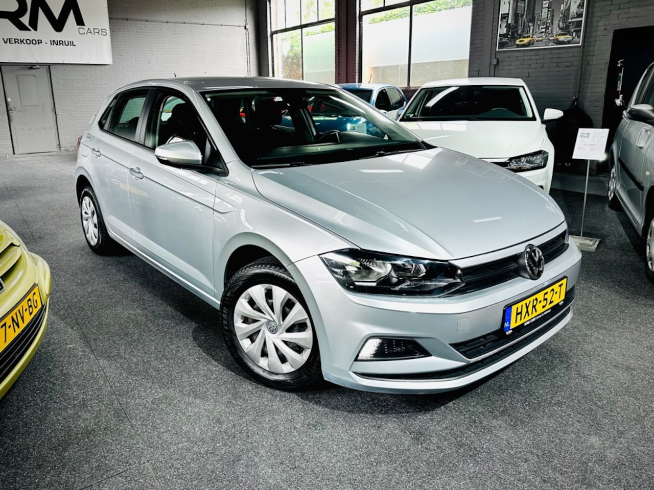 Volkswagen Polo - CARPLAY - AIRCO - NAVIGATIE - NIEUW APK - SLECHTS 42000KM !!! - AutoWereld.nl
