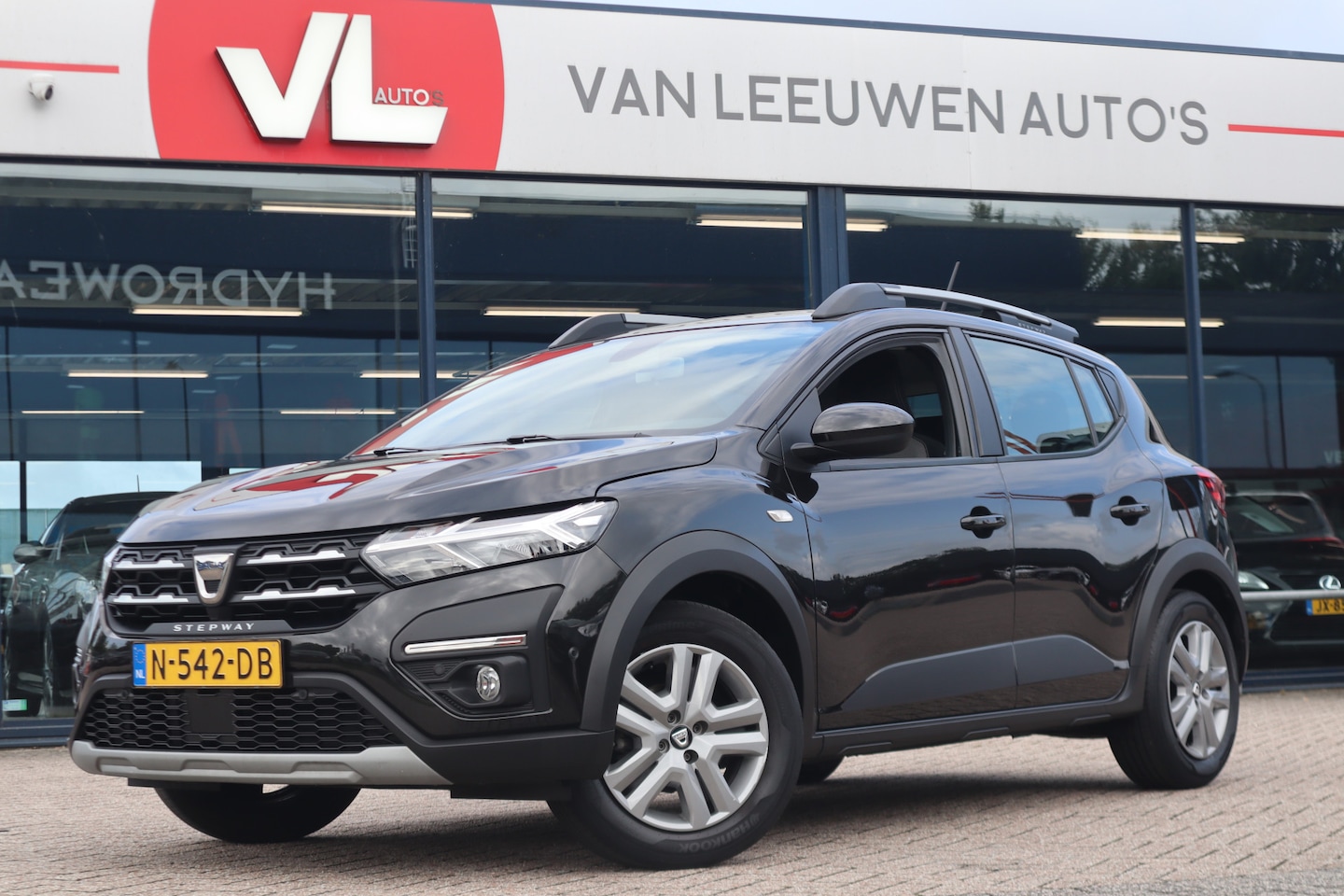 Dacia Sandero Stepway - 1.0 TCe 100 Bi-Fuel Comfort | Trekhaak | Cruise | Nap - AutoWereld.nl