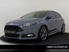 Ford Focus - 2.0 ST-3 | ST Pack | Camera | 19 inch | Xenon | Miltek uitlaat