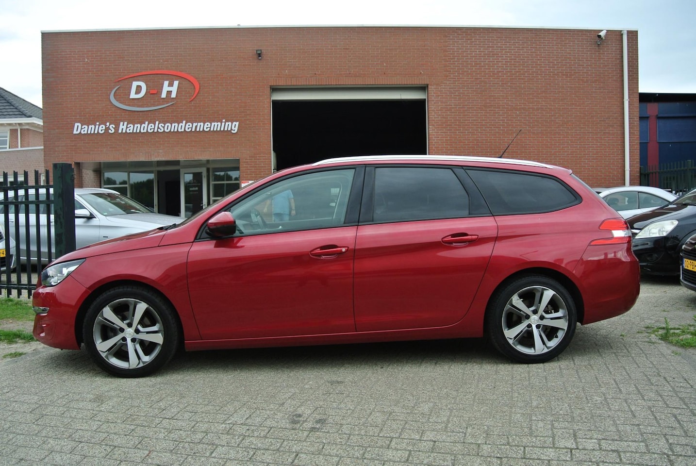 Peugeot 308 - 1.2 PureTech Allure apk 27-05-2026 inruil mogelijk - AutoWereld.nl
