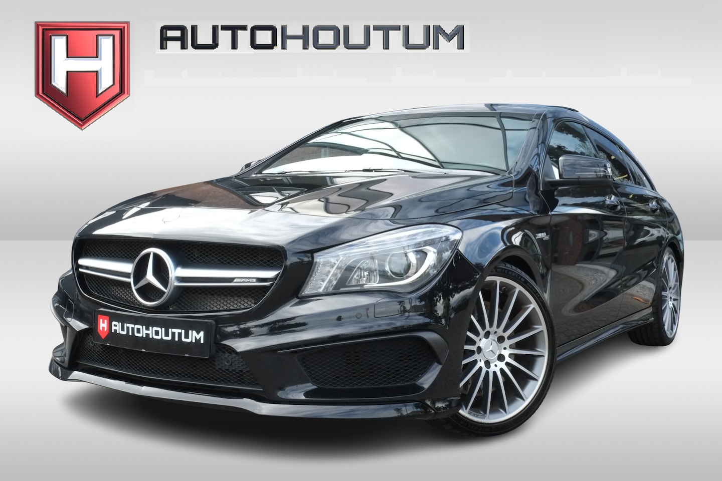 Mercedes-Benz CLA-klasse Shooting Brake - AMG 45 4MATIC Panoramadak - AutoWereld.nl