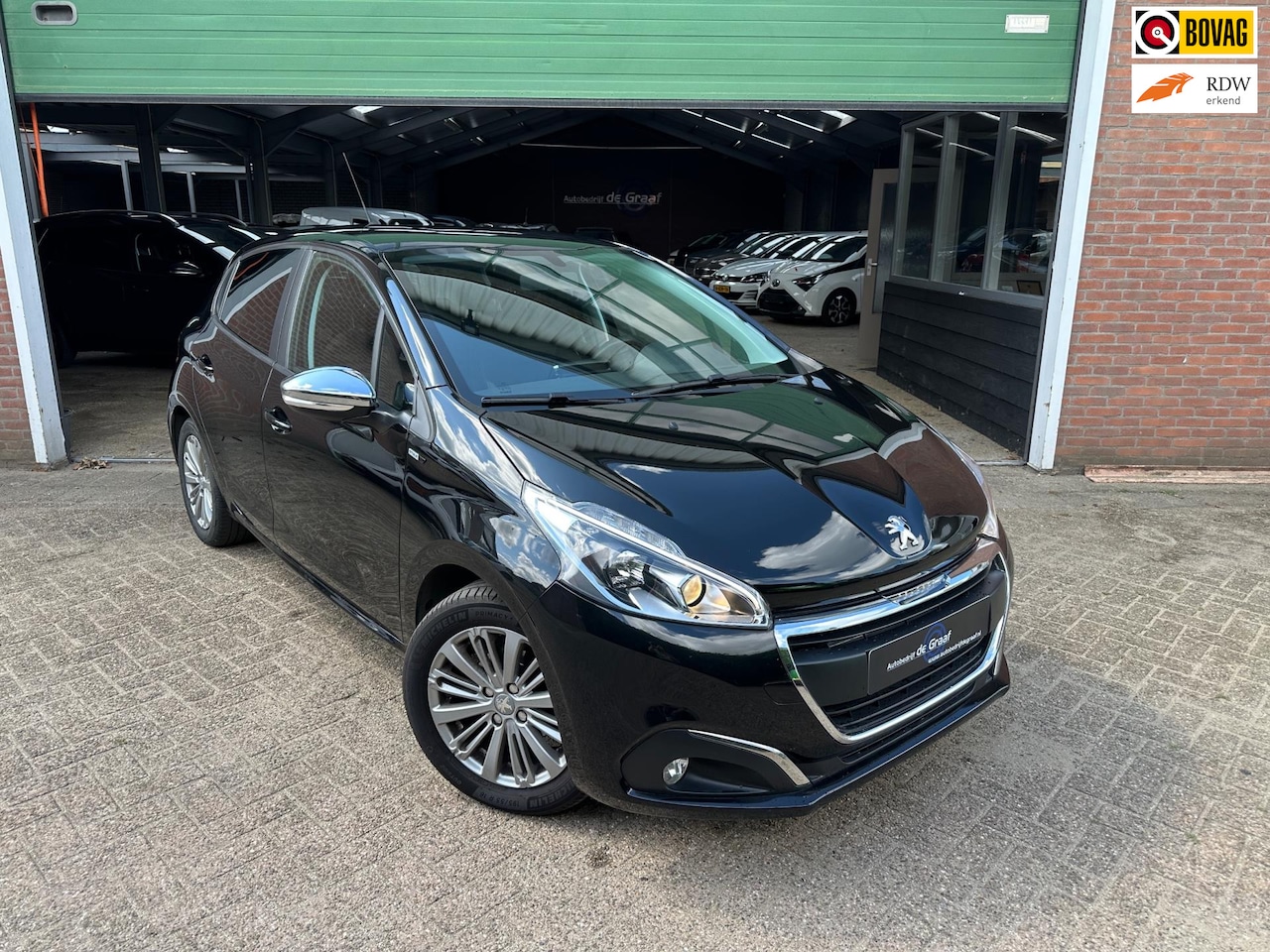 Peugeot 208 - 1.2 PureTech Allure|NAVI/CRUISE/PDC| - AutoWereld.nl
