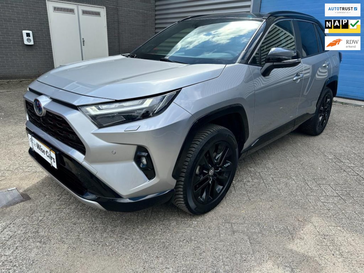 Toyota RAV4 - 2.5 Hybrid Style Bi-Tone - AutoWereld.nl