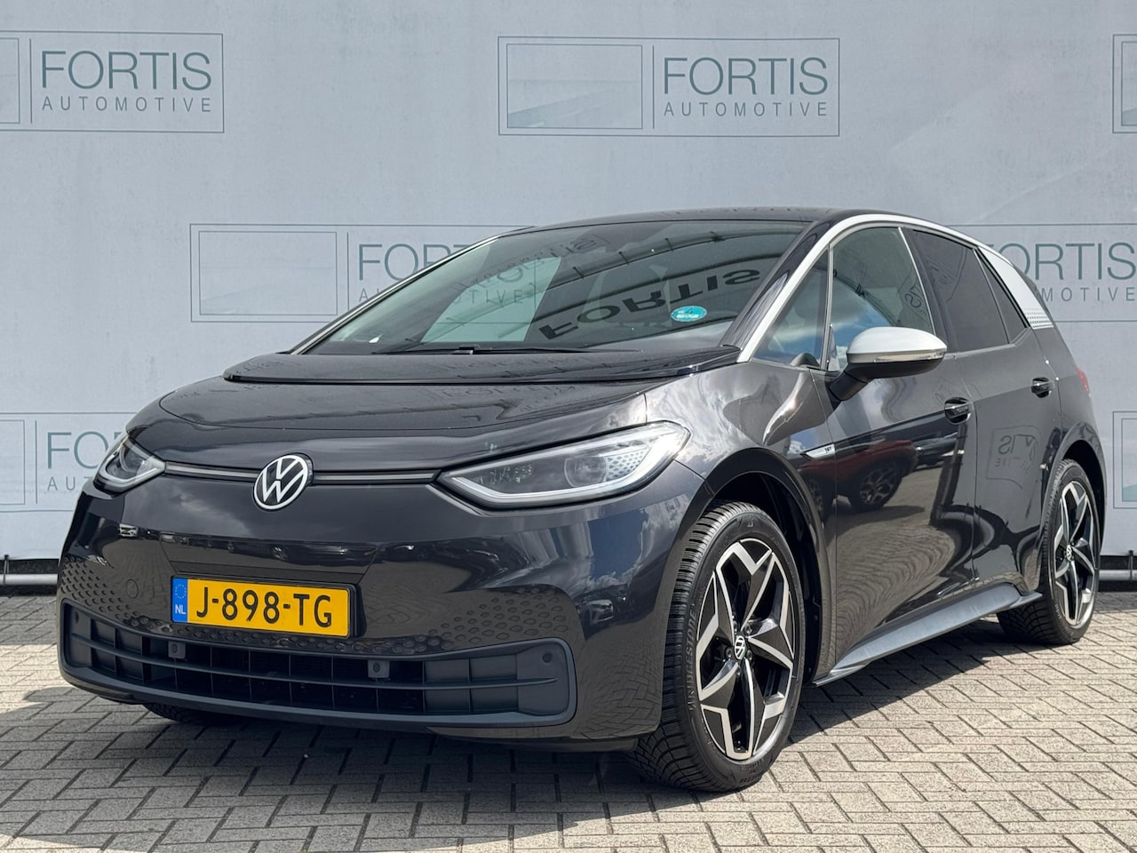 Volkswagen ID.3 - First Plus 58 kWh NAVI | CAMERA | STOELVERWARMING - AutoWereld.nl