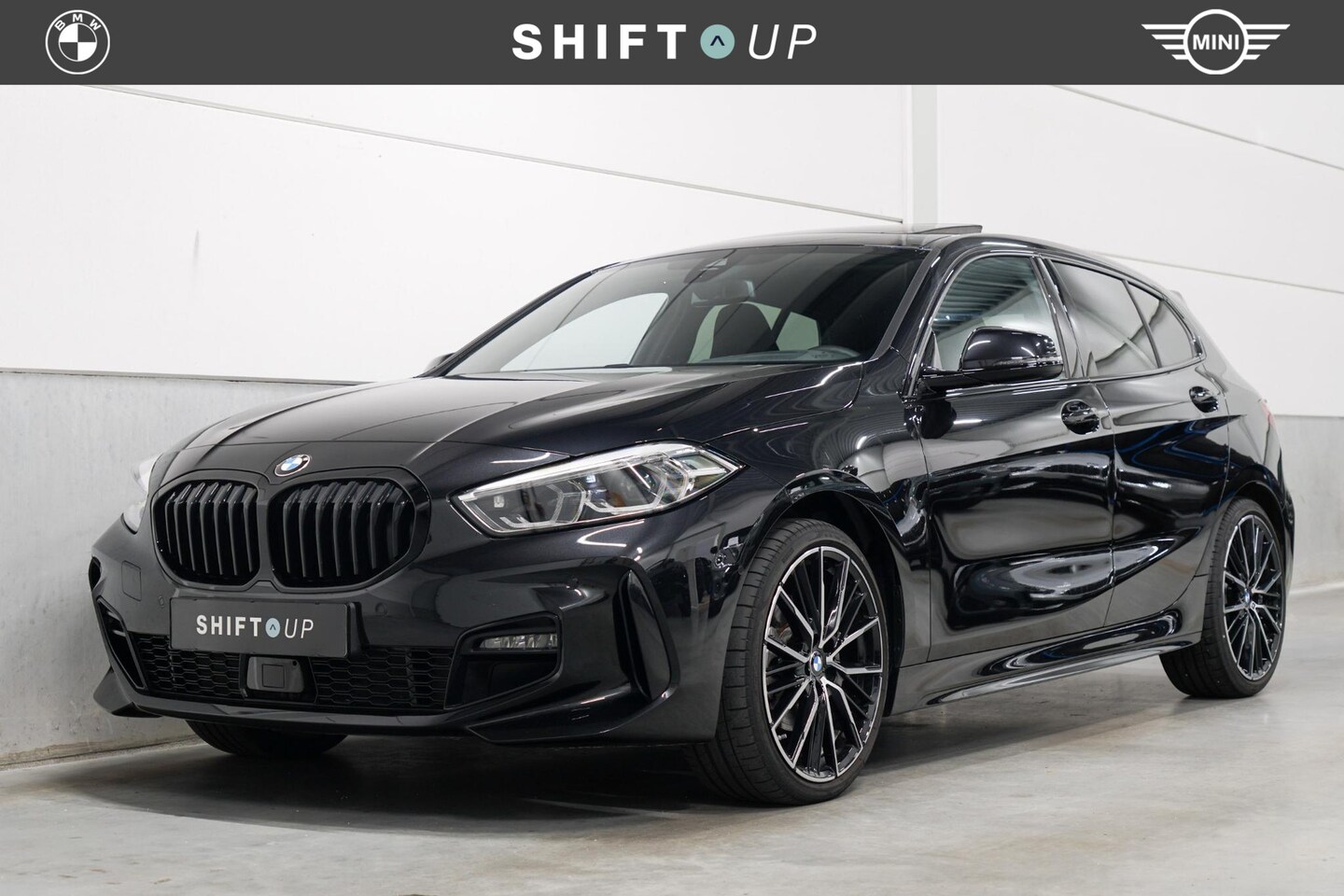 BMW 1-serie - 118i M-Sport | Panoramadak | Harman Kardon | Head Up - AutoWereld.nl