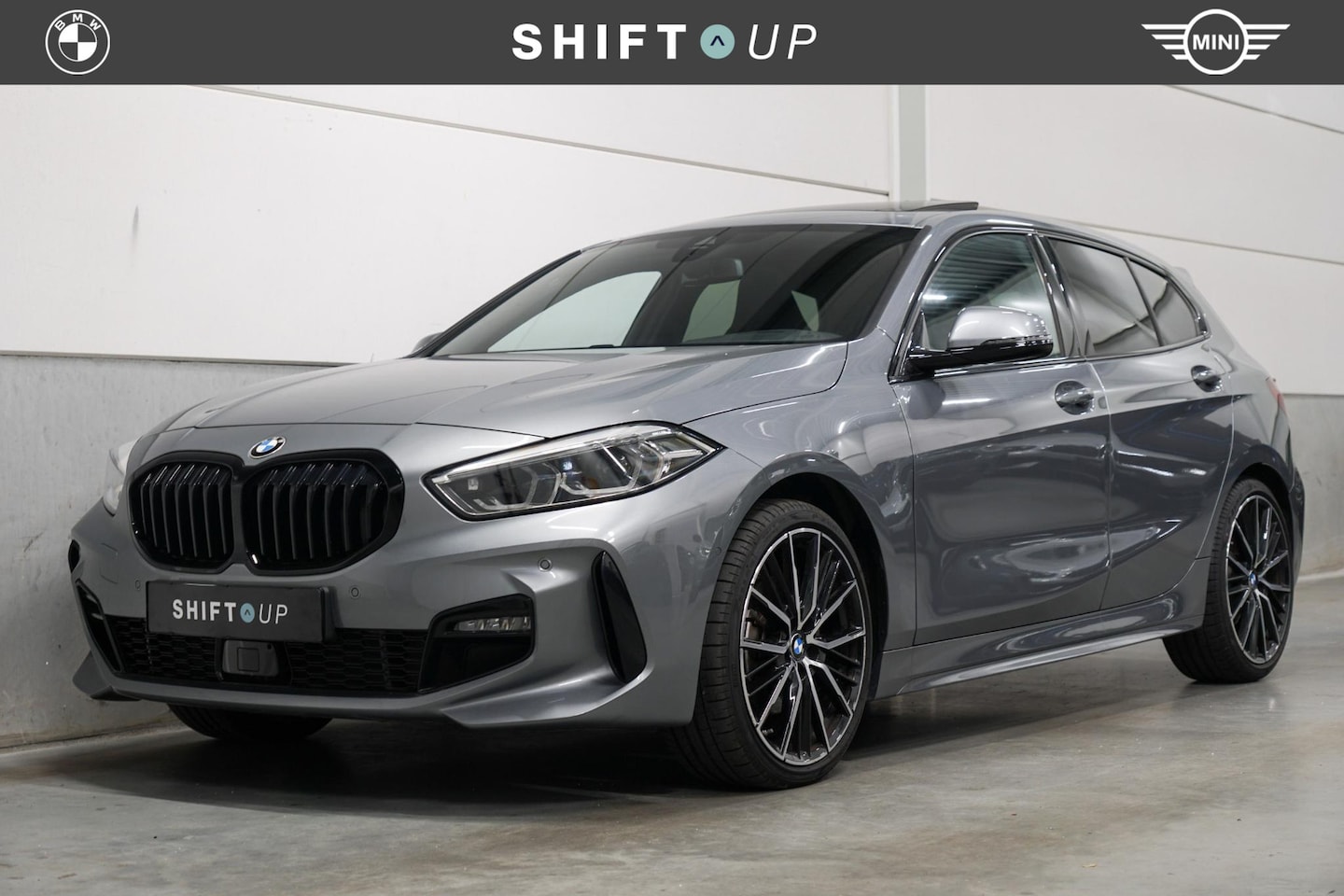 BMW 1-serie - 118i M-Sport | Panoramadak | Harman Kardon | Head Up - AutoWereld.nl