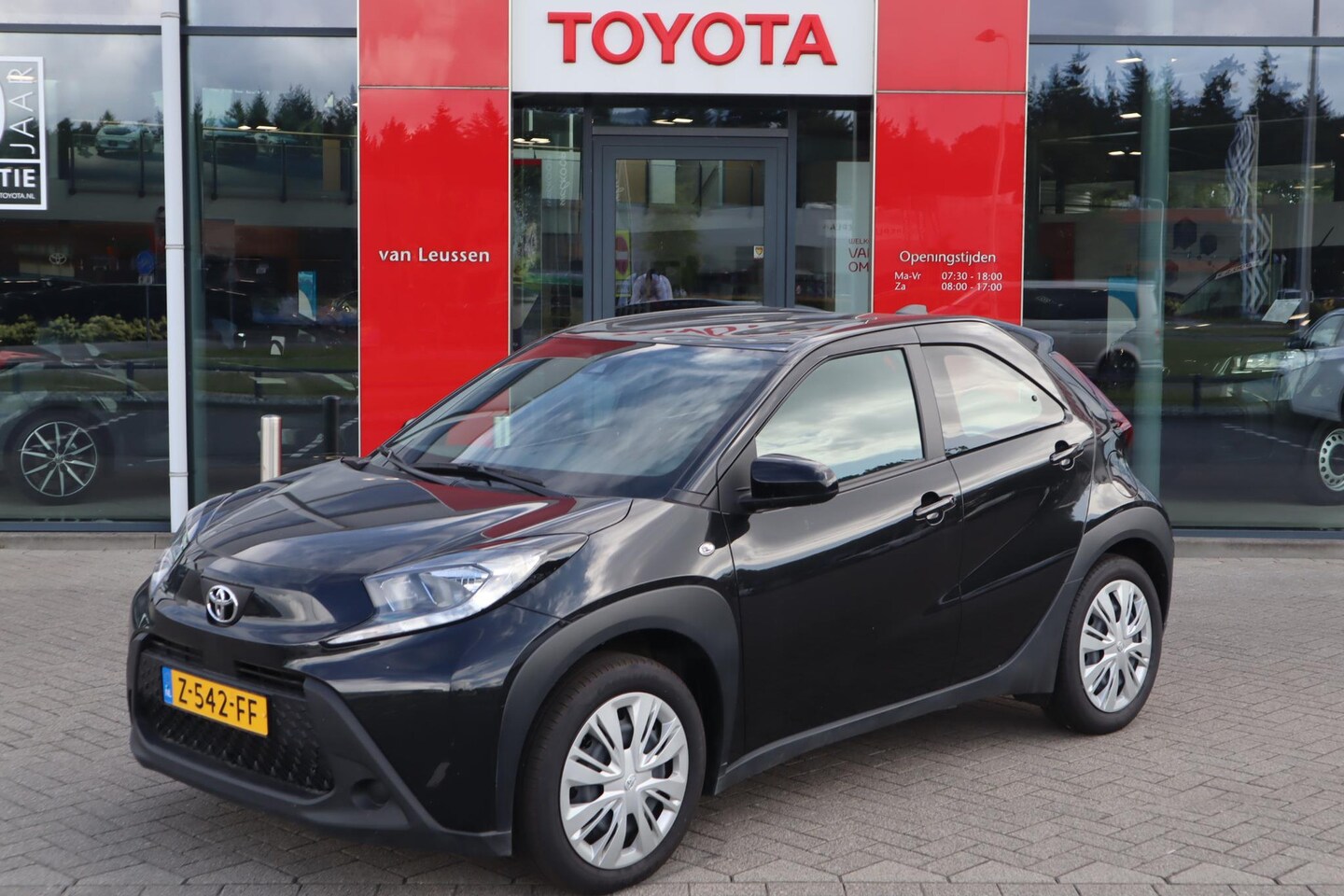 Toyota Aygo X - PLAY APPLE/ANDROID CAMERA AD-CRUISE NL-AUTO - AutoWereld.nl