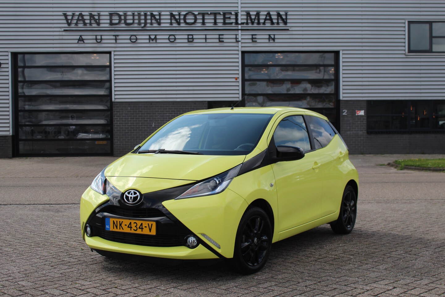Toyota Aygo - 1.0 VVT-i X-Cite / Carplay / Camera / N.A.P. - AutoWereld.nl