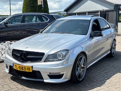 Mercedes-Benz C-klasse - C63 AMG 6.2 V8 Sedan 2009 Facelift P30 Performance Pack