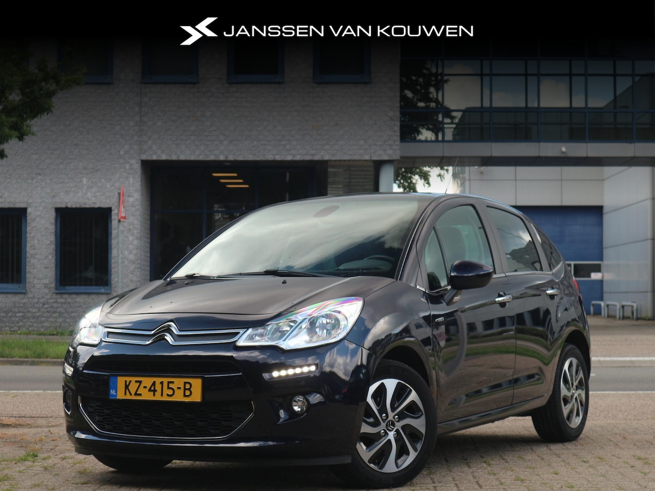Citroën C3 - 1.2 PureTech Exclusive Automaat Navigatie Climate Control - AutoWereld.nl