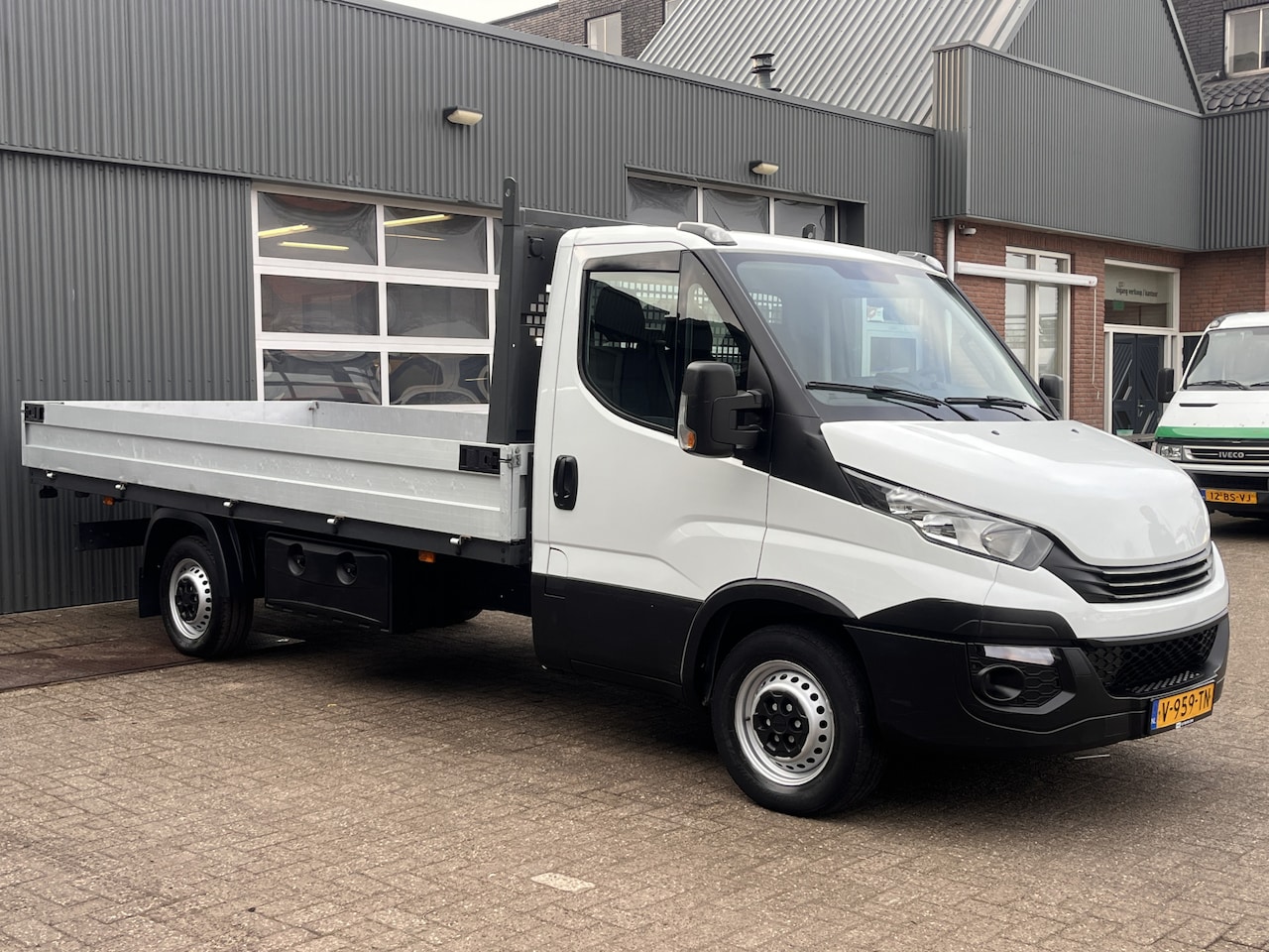 Iveco Daily - 35S14 2.3 410 Himatic Automaat Open laadbak 3500kg trekhaak Euro 6 Open laadbak Pick up p- - AutoWereld.nl