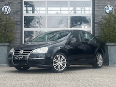 Volkswagen Jetta - 1.6 TRENDLINE CLIMA - CRUISE - PDC - 17 INCH ORG. NL