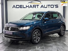 Volkswagen Tiguan - 1.5 TSI Elegance Automaat / Navigatie full map / Cruise control / Climate control / Parkee