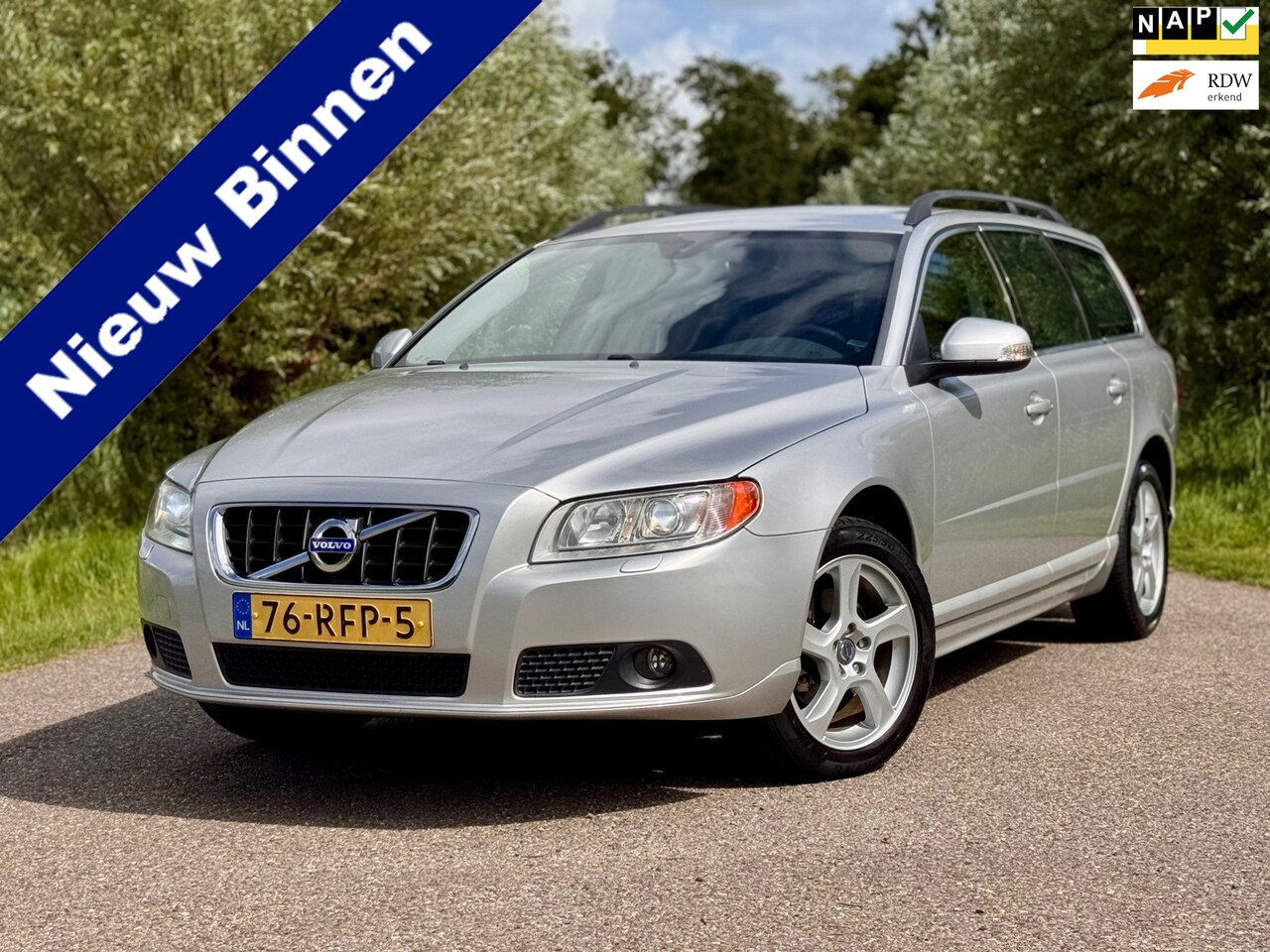 Volvo V70 - 1.6 T4 Limited Edition / NL Auto / 2 Eigenaren / Automaat / Navi / Airco / Leder / Cruise - AutoWereld.nl