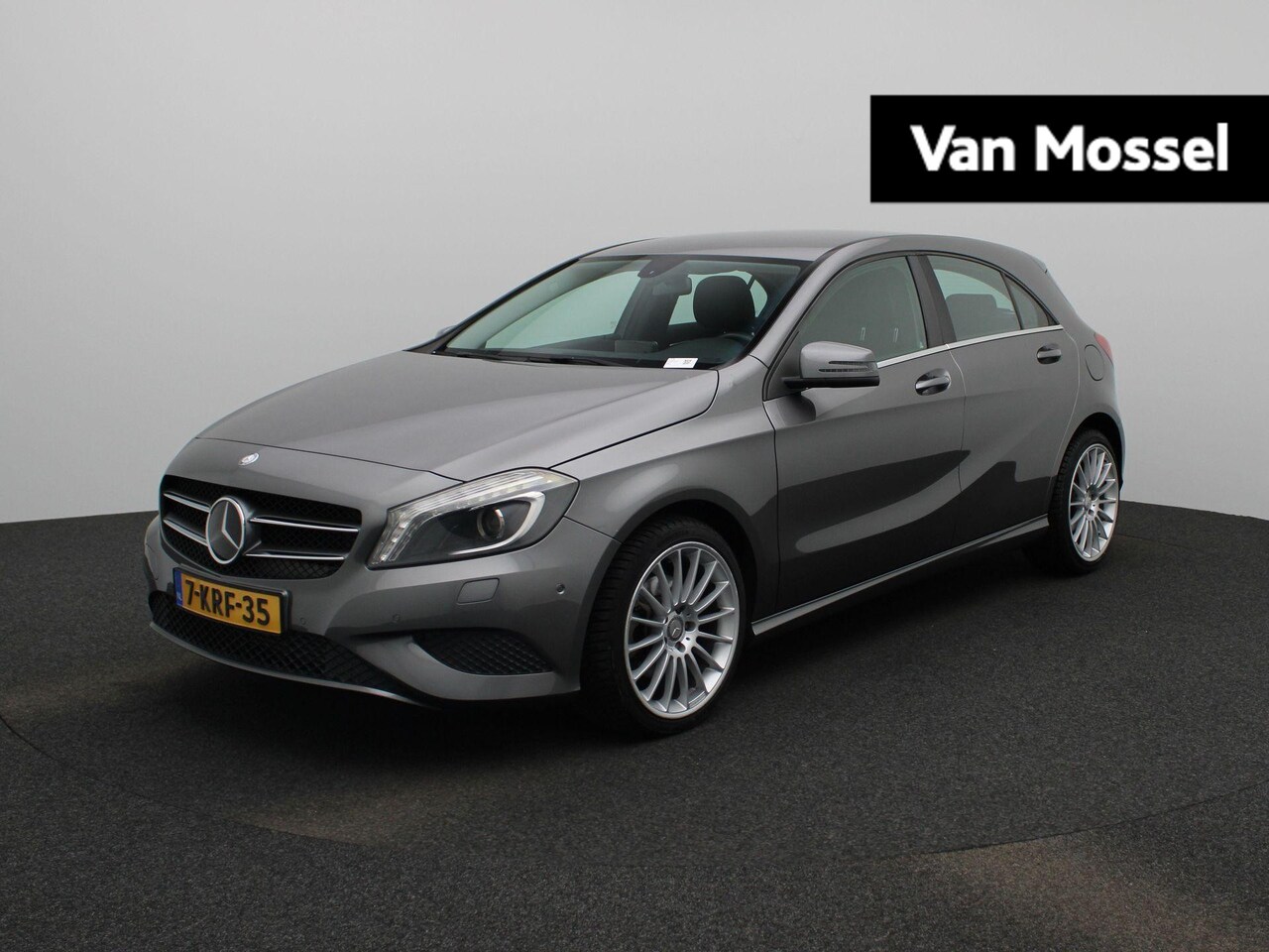 Mercedes-Benz A-klasse - 180 Ambition | Lederen Bekleding | Parkeersensoren | Airco | Automaat | - AutoWereld.nl
