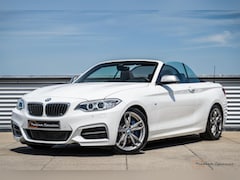 BMW 2-serie Cabrio - M235i Executive | 42.000KM | 6-Speed | Harman/Kardon | Adaptive Dampers | Navigation Profe