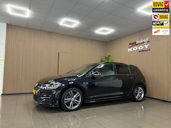 Volkswagen Golf - 1.5 TSI Highline R-Line * Automaat / Virtual cockpit / Stoelverwarming / NL Auto