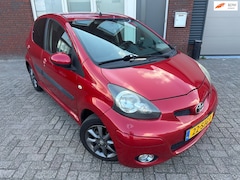 Toyota Aygo - 1.0-12V Dynamic Navigator / Airco / Navi / 5DRS / LM / NAP