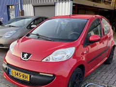 Peugeot 107 - 1.0-12V XR