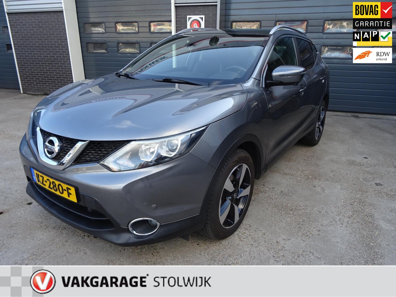 Nissan Qashqai - 1.2 N-Vision 1.2 N-Vision, Panorama Dak, Trekhaak, Nw distributie! - AutoWereld.nl