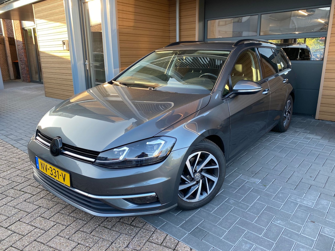 Volkswagen Golf Variant - 1.0 TSI Comfortline | Clima | Cruise | Apple Carplay - AutoWereld.nl