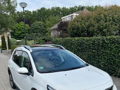 Peugeot 2008 - 1.2 PureTech Blue Lease Executive