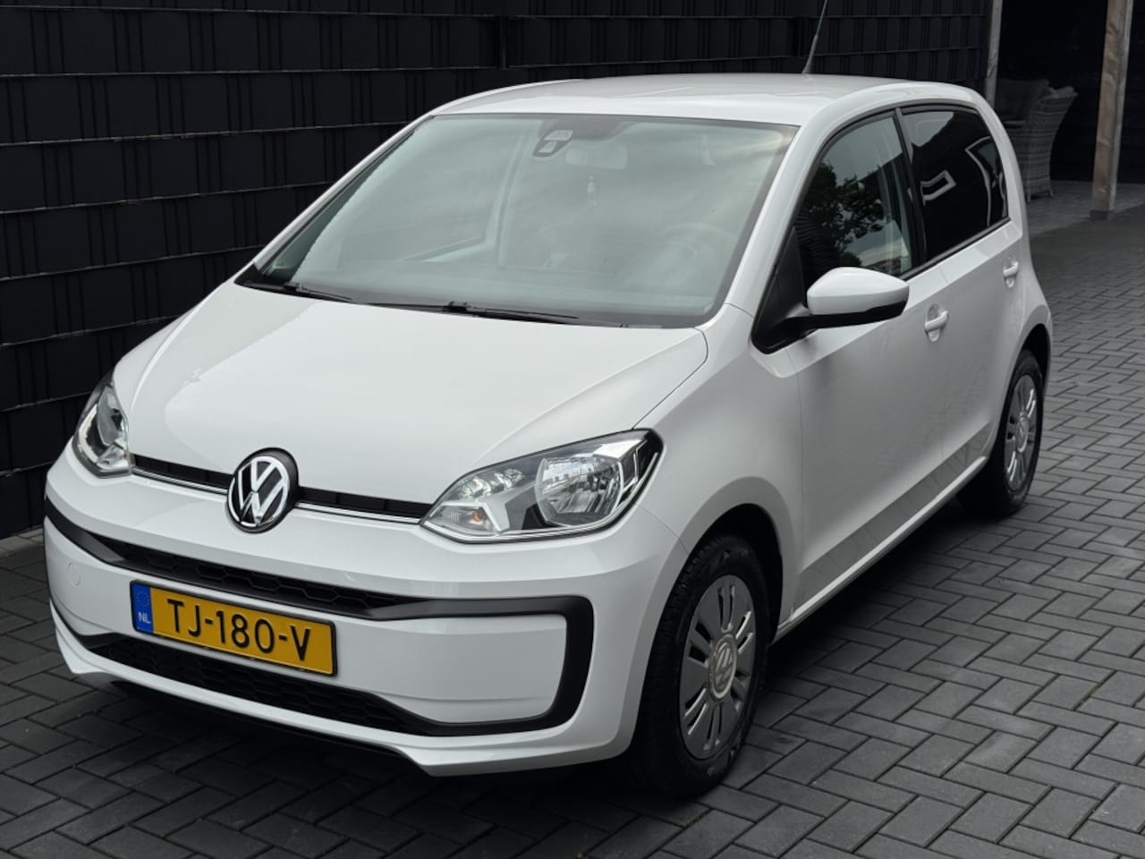 Volkswagen Up! - 1.0 BMT move up! 2018| WIT| 5DRS| AIRCO| DAB+| NAP - AutoWereld.nl