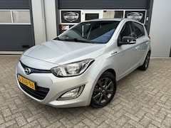 Hyundai i20 - 1.2 HP i-Motion NAP Cruise Airco Trekhaak Lichtmetaal