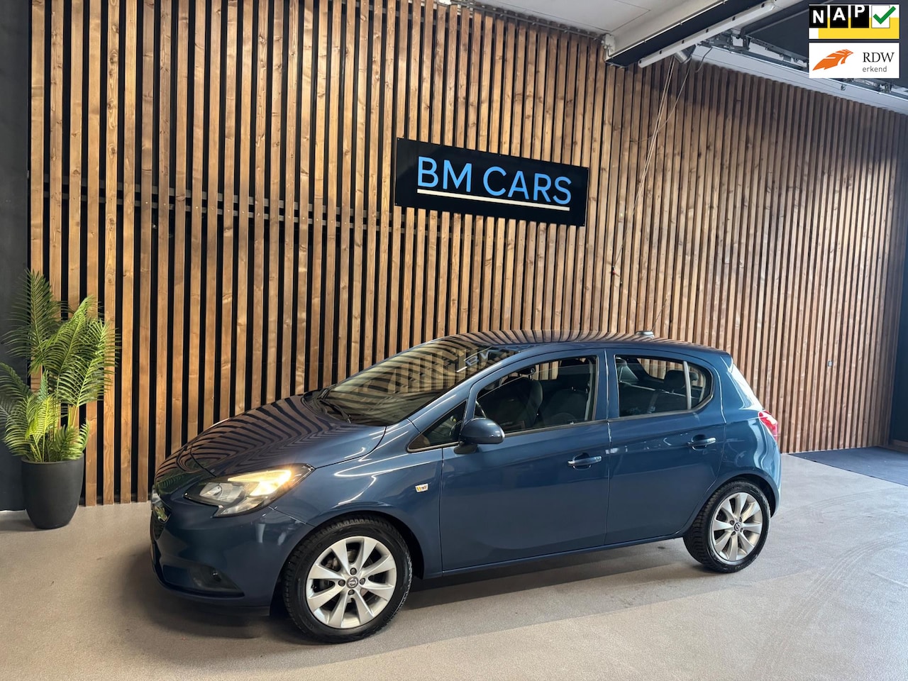 Opel Corsa - 1.4 Edition Airco,Stuur-stoel verwarming,PDC - AutoWereld.nl