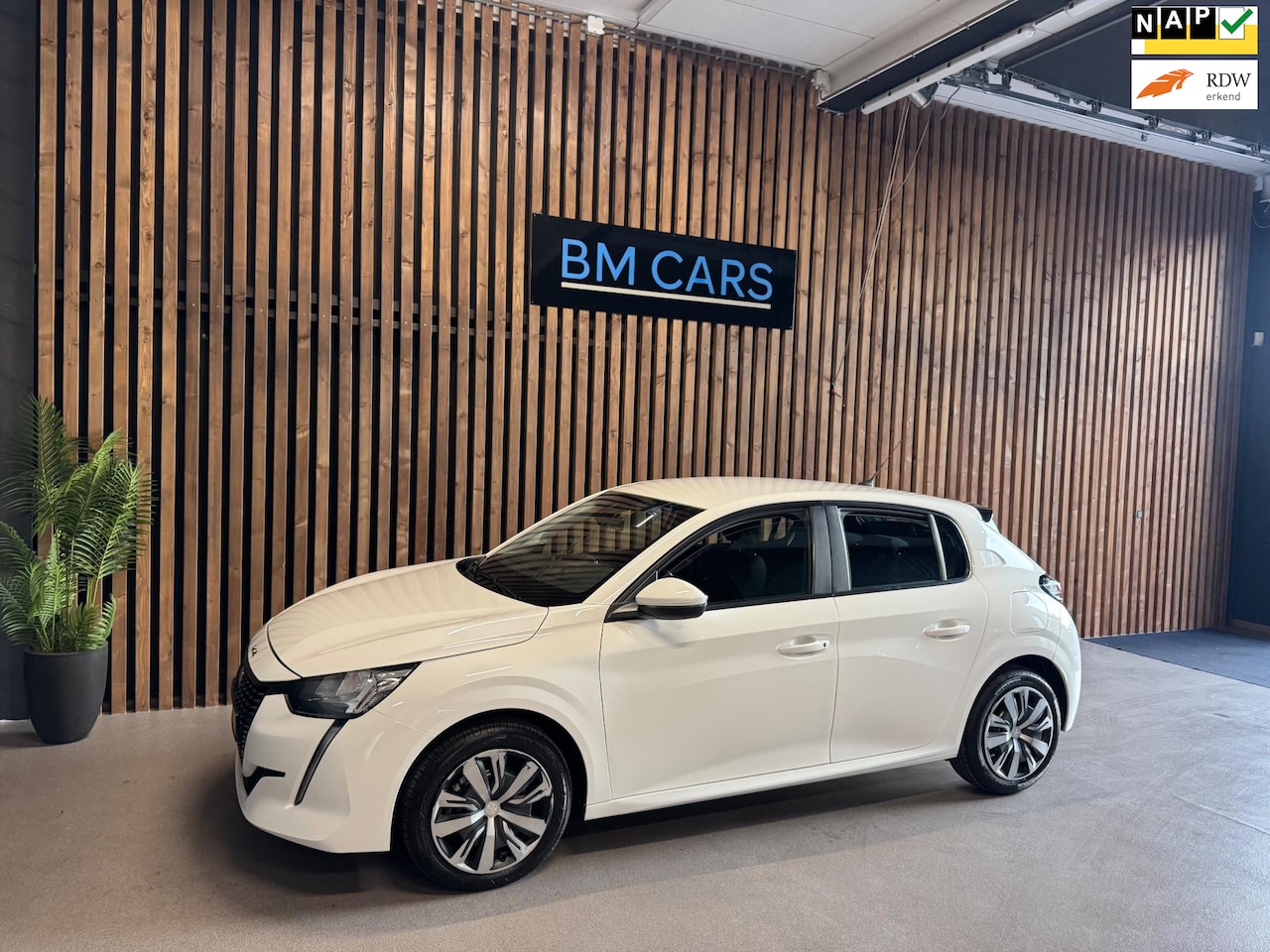 Peugeot 208 - 1.2 PureTech Active Airco,Navigatie, Pdc - AutoWereld.nl