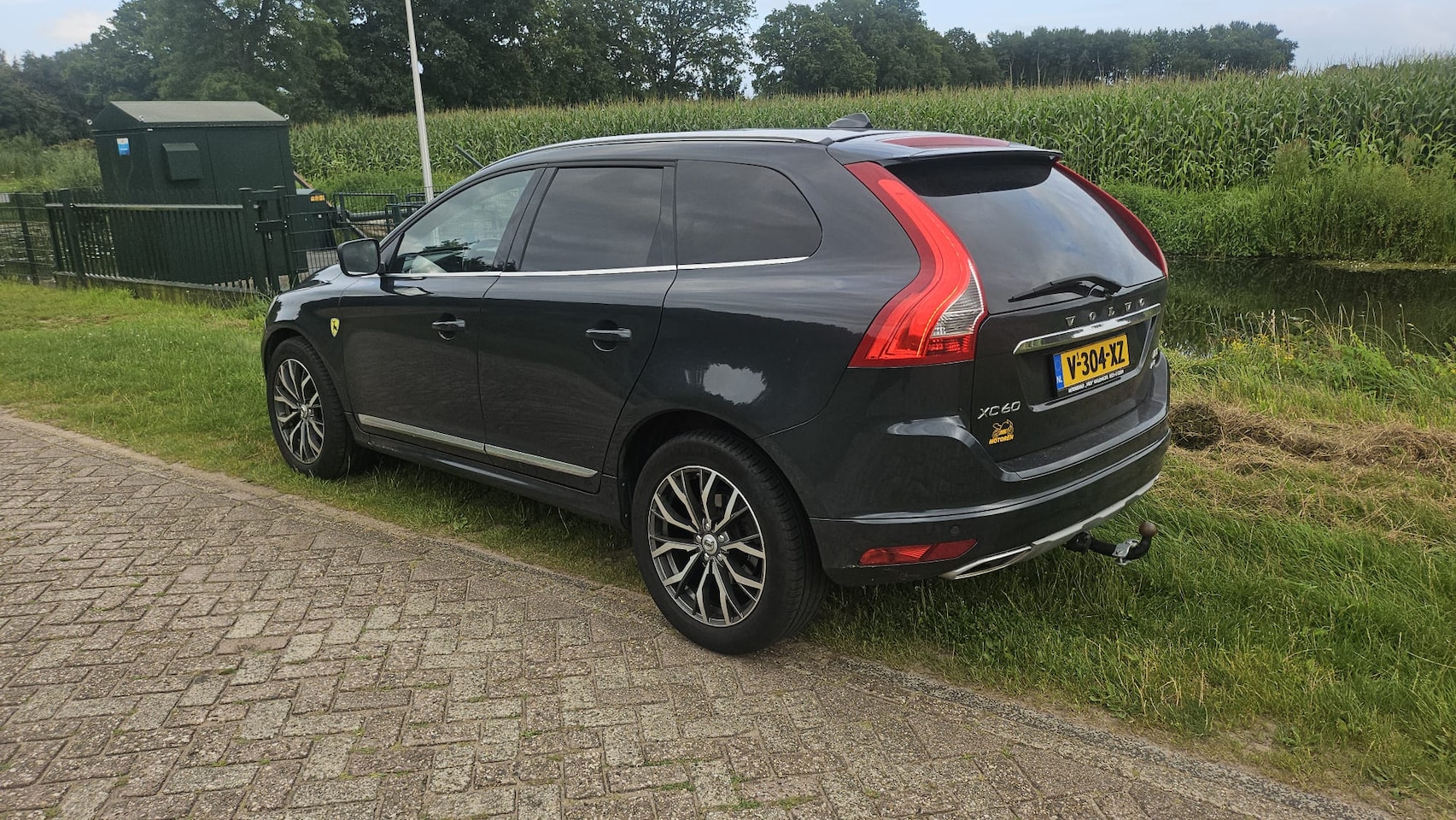 Volvo XC60 - Volvo xc60 d5 awd automaat  panoramadak 220pk marge - AutoWereld.nl