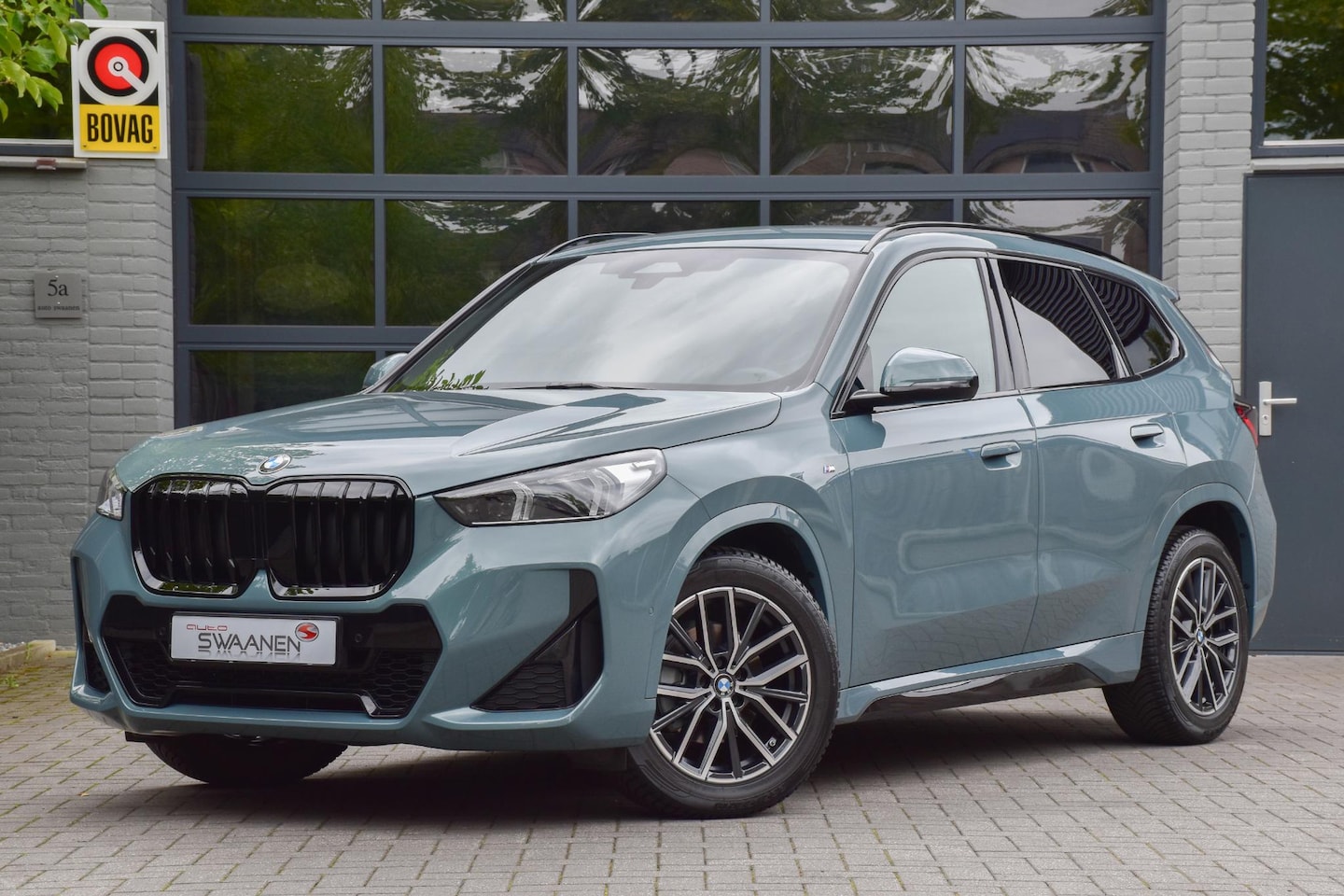 BMW X1 - sDrive18i | M Sport | Carplay | Camera | Fabrieksgarantie | Direct leverbaar - AutoWereld.nl