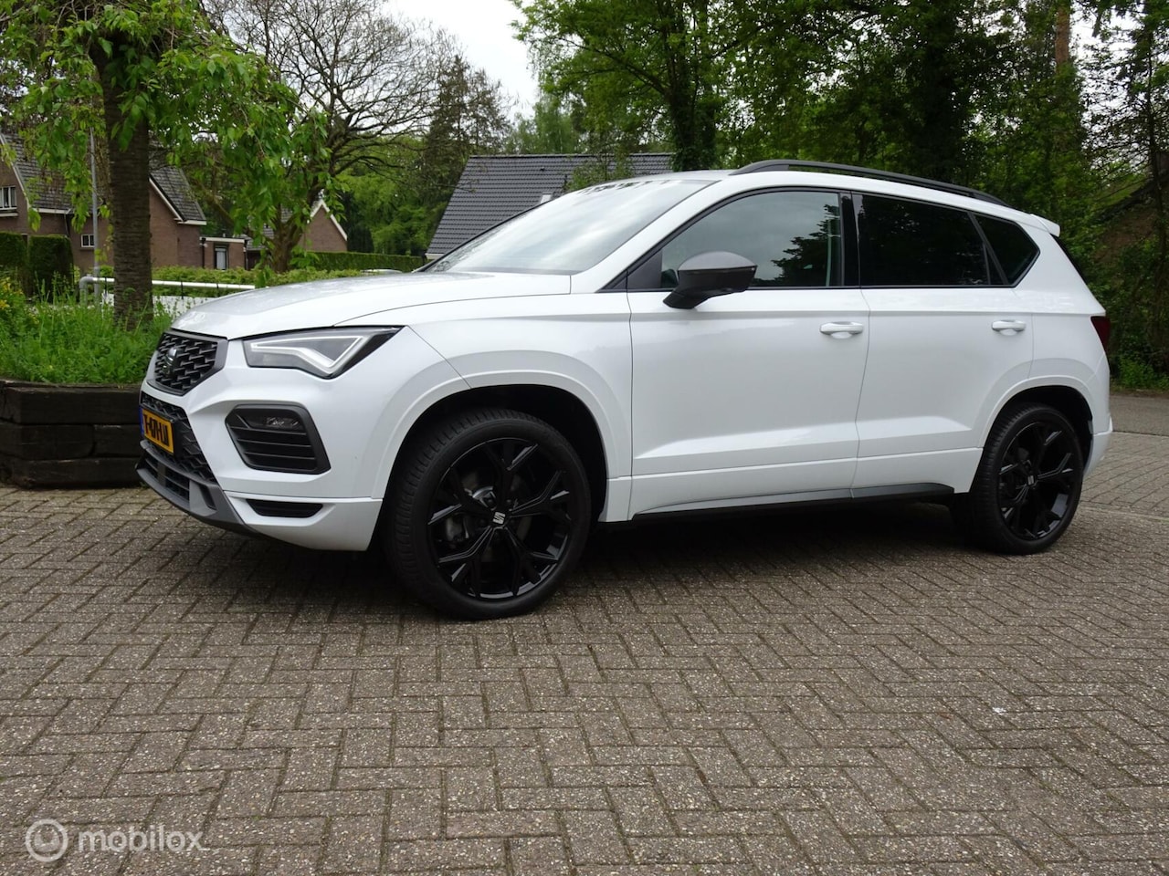 SEAT Ateca - 2.0 TSI 4Drive FR Business Intense.Automaat.360Canera.Virtual.PanoDak.Leer.Navi - AutoWereld.nl
